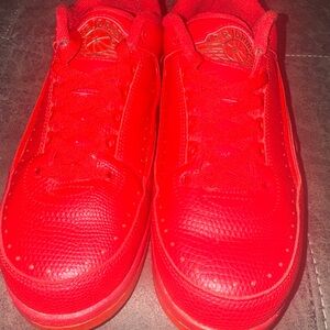 Jordan Red Low-Top Sneakers Vibrant Design